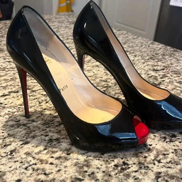 Christian Louboutin, Black Patent Very Privé Heel
39.5 EU (Size 9.5 US) - Picture 1 of 6